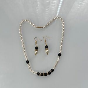 Classic Pearl and Black Bead Necklace Set